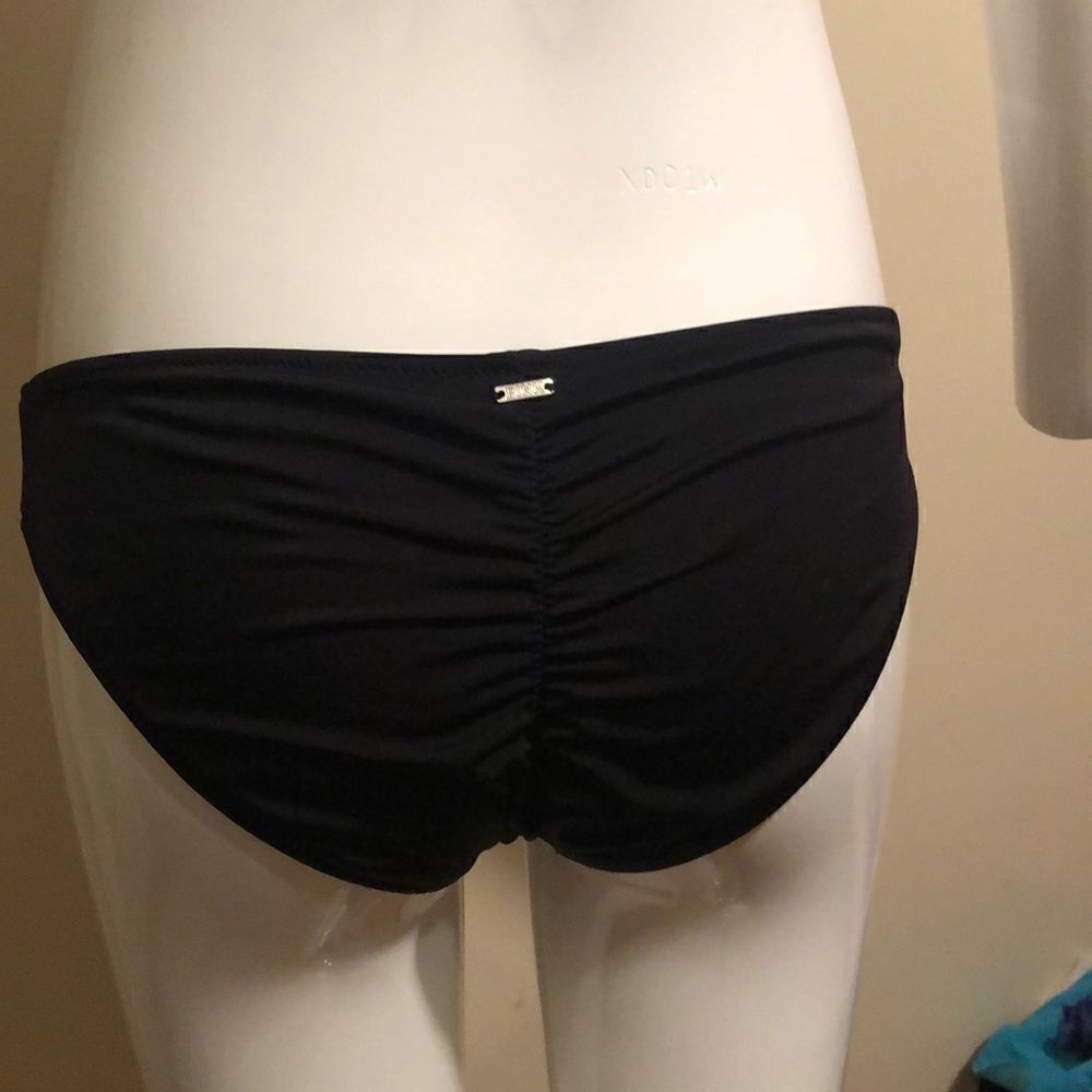 Victoria Secret Bikini  - Picture 6 of 8